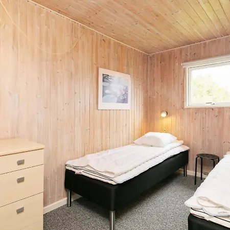 7 Person Holiday In