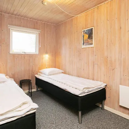 7 Person Holiday In